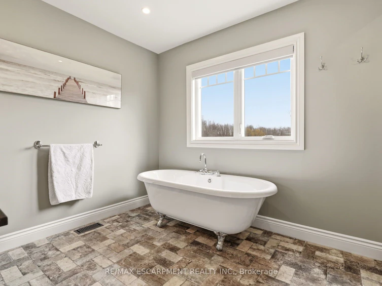1371 10th Concession Road W, Hamilton, ON, N0B 2J0 - 17