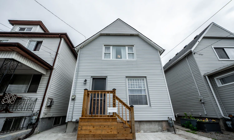 5073 Kitchener Street