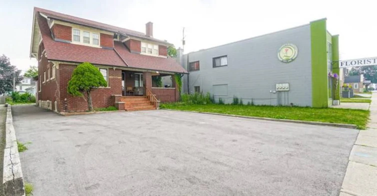 5134 Victoria Avenue, Niagara Falls, ON, L2E 4E3
