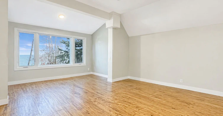 Upper unit # 2-869 Beach Boulevard, Hamilton, ON, L8H 6Z5 - 3