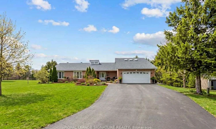 16 Hilltop Crescent
