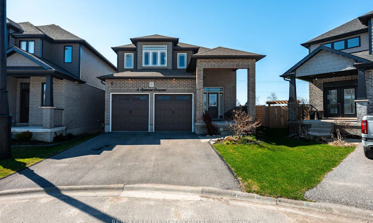 6 Sparrow Crescent