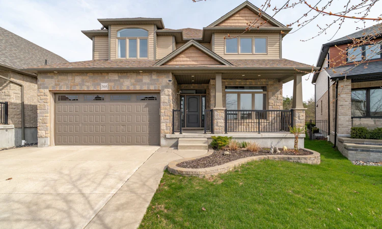 305 Gosling Gardens