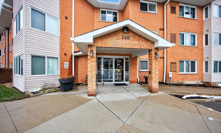 310-250 Robert Street W