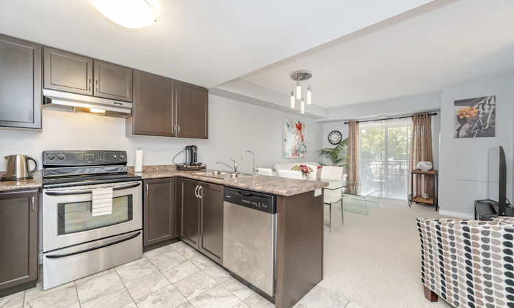 111-67 Kingsbury Square