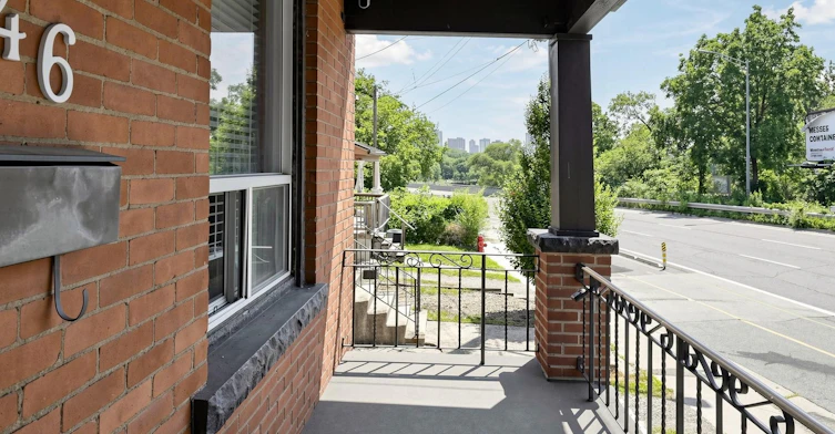 746 King Street W, Hamilton, ON, L8S 1J8 - 2
