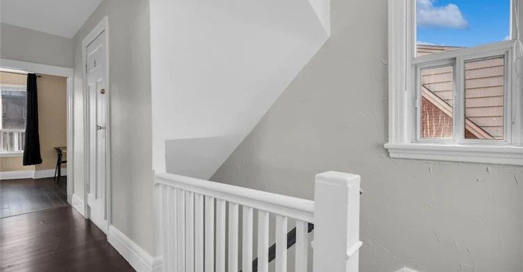 746 King Street W, Hamilton, ON, L8S 1J8 - 8