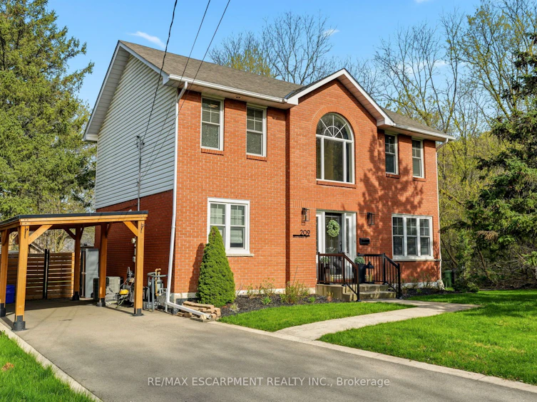 209 Rifle Range Road, Hamilton, ON, L8S 3B8 - 2
