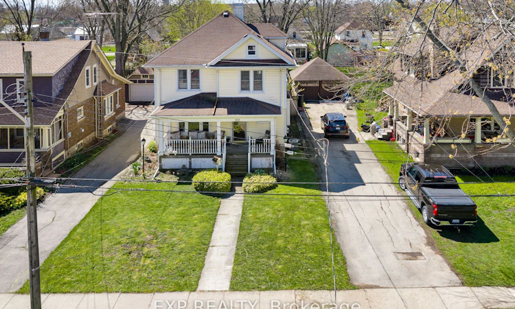 122 Elgin Street W