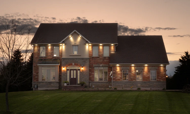 18 Leenders Lane