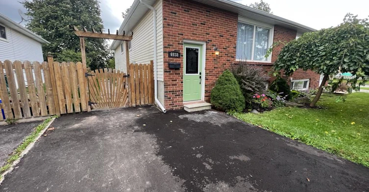 Upper-6938 Warden Avenue, Niagara Falls, ON, L2G 5P3 - 3