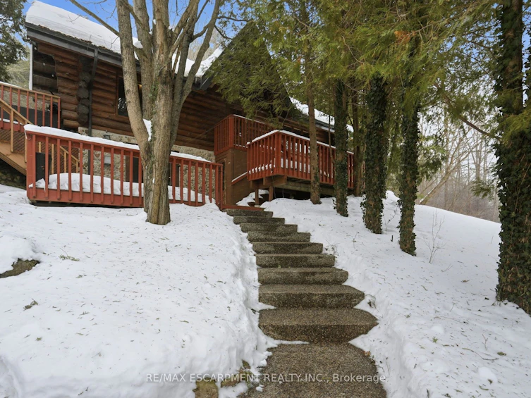 1112 Safari Road, Hamilton, ON, L8B 1A4 - 3