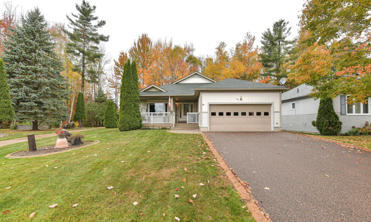 19 Springwood Crescent
