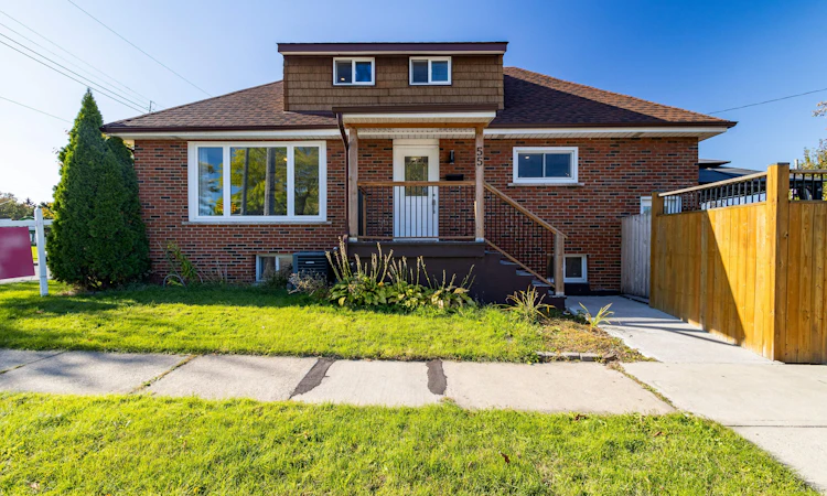 55 Allan Avenue