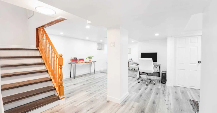 Basement-82 Centennial Parkway S, Hamilton, ON, L8G 2C5