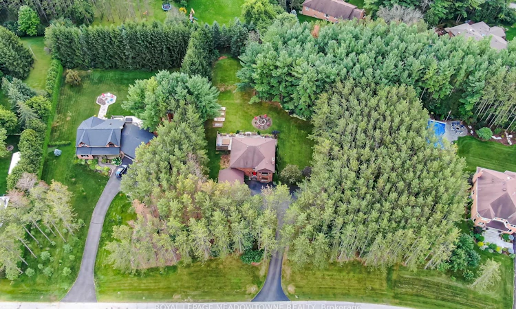 4 Pine Ridge Road