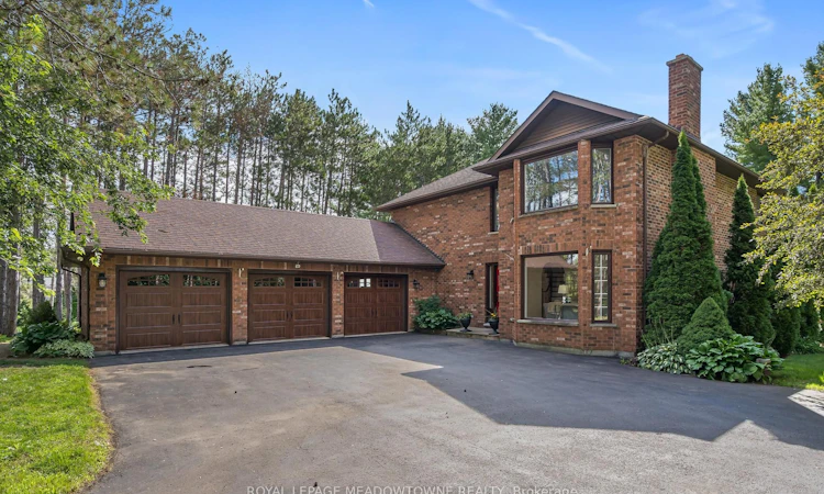 4 Pine Ridge Road