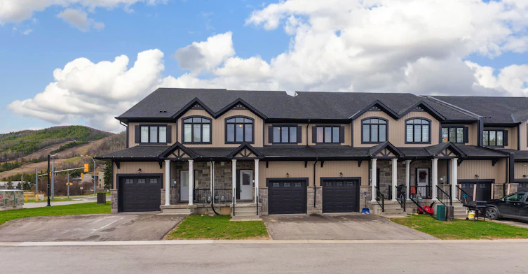 104 Delphi Court, Blue Mountains, ON, N0H 1J0 - 2