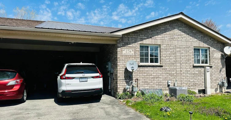 B-25 Griffiths Dr Drive, Brant, ON, N3L 4B7