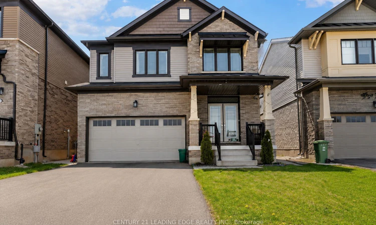 35 Royal Coachman Way