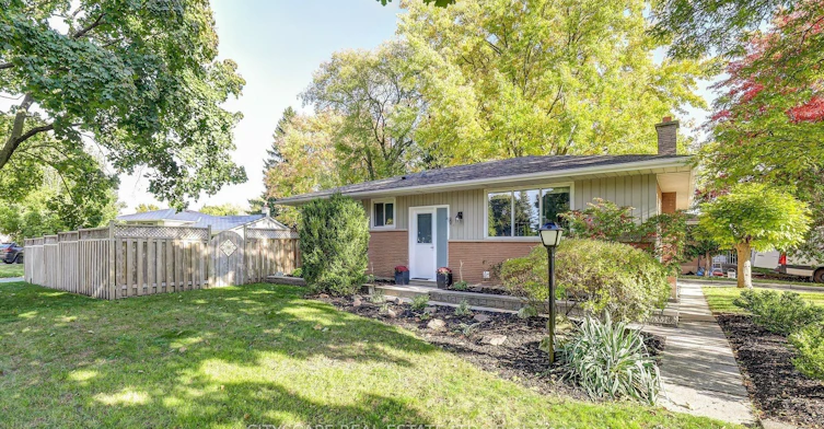Upper-1050 Apache Road, London, ON, N5V 2W3