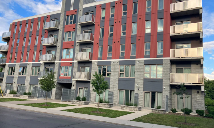 422-77 Leland Street