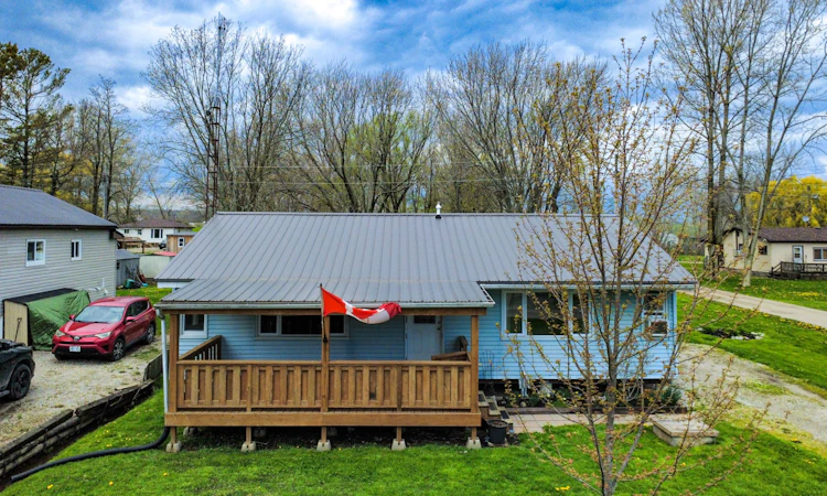 21 Lakeview Lane
