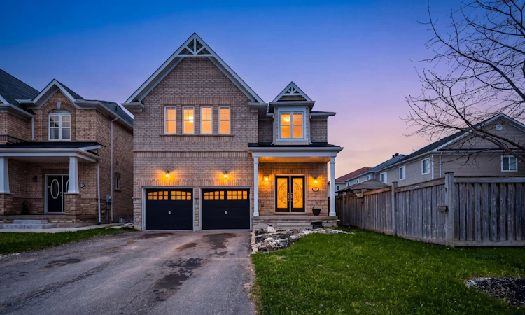 889 O' Reilly Crescent