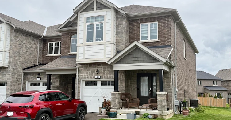 41 Sapphire Way, Thorold, ON, L2V 0L4