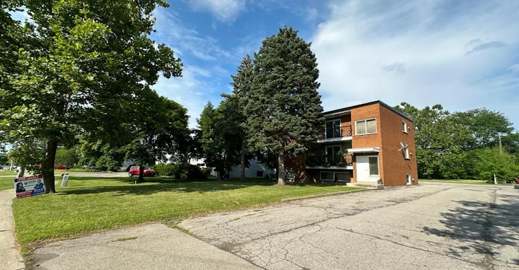 2-327 Glenridge Avenue, St. Catharines, ON, L2T 3K6