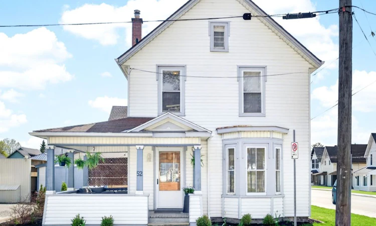 52 Daniel Street