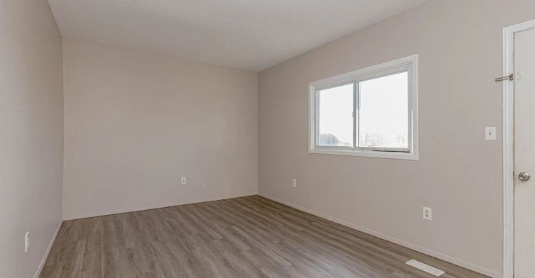 188-195 Denistoun Street, Welland, ON, L3C 6P1 - 4