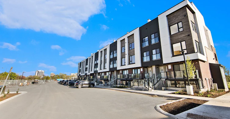 308B-16 Melbourne Avenue, St. Catharines, ON, L2P 0G5 - 2