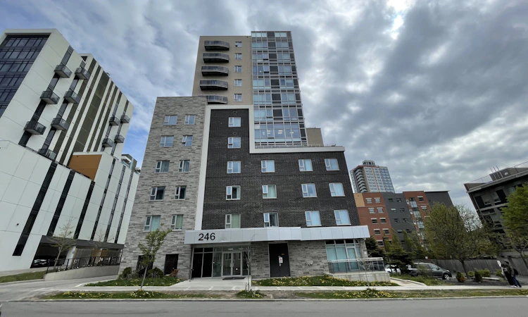 602-246 Lester Street