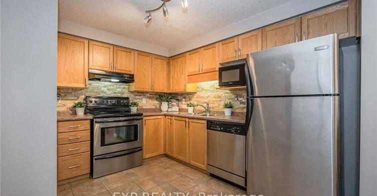 27 Max Becker Drive, Kitchener, ON, N2E 3V7 - 7