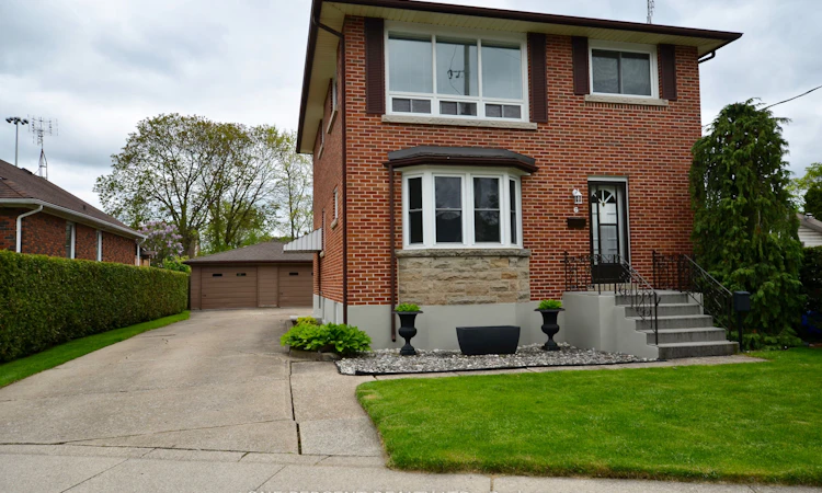 6 Kingsway Crescent