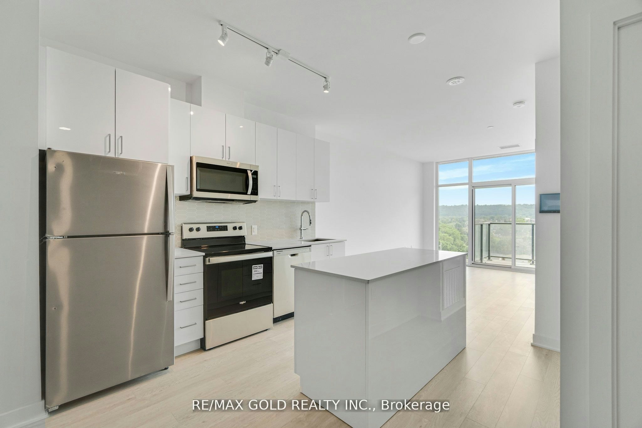 803-2782 Barton Street E, Hamilton, ON, L8E 0L3