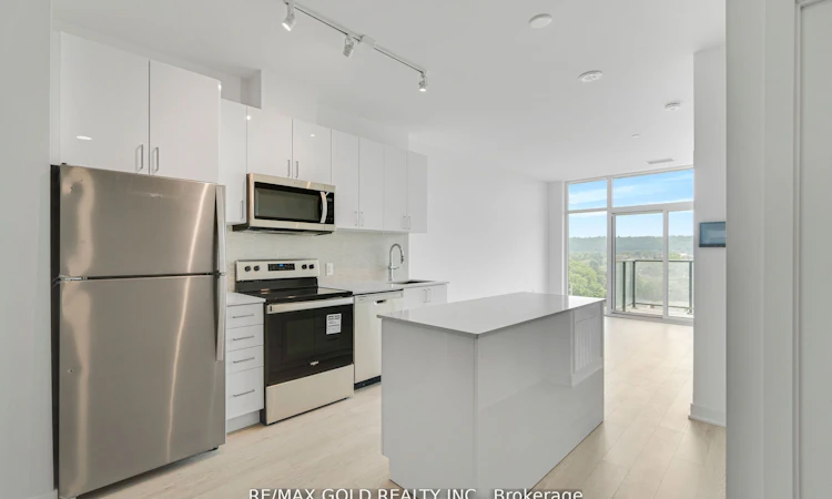 803-2782 Barton Street E