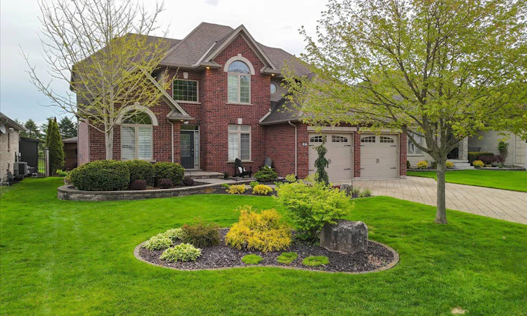 80 Foxhollow Drive