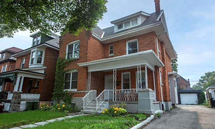 49 Fairleigh Avenue S