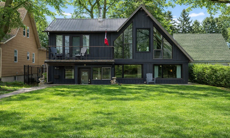 25 Lakeshore Road W