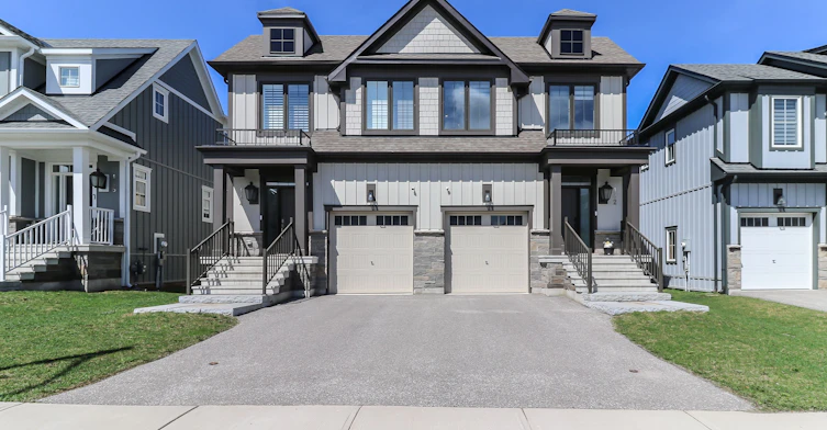 142 Sycamore Street, Blue Mountains, ON, L9Y 4E2 - 2
