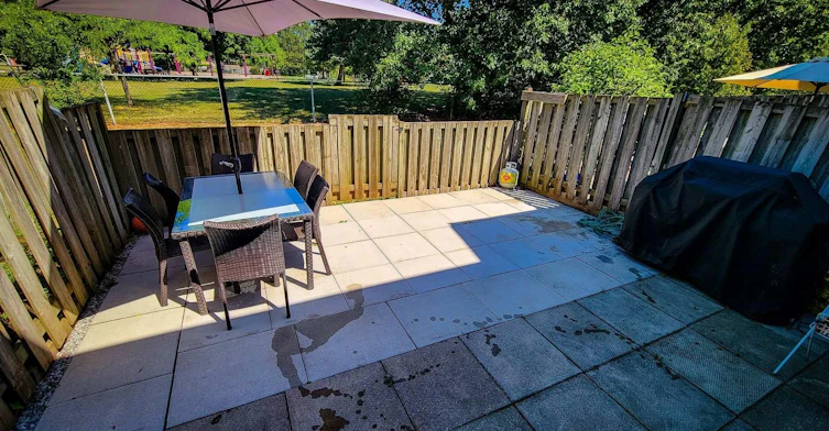 52-2 Royalwood Court, Hamilton, ON, L8E 4Z1 - 31