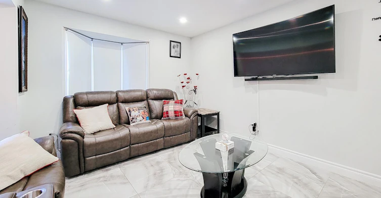 52-2 Royalwood Court, Hamilton, ON, L8E 4Z1 - 8