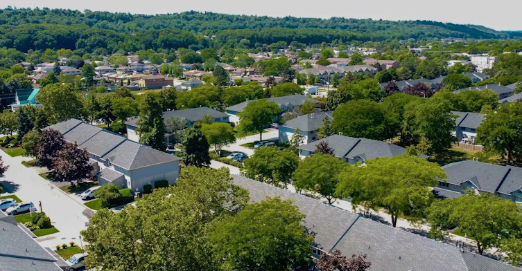 52-2 Royalwood Court, Hamilton, ON, L8E 4Z1 - 34
