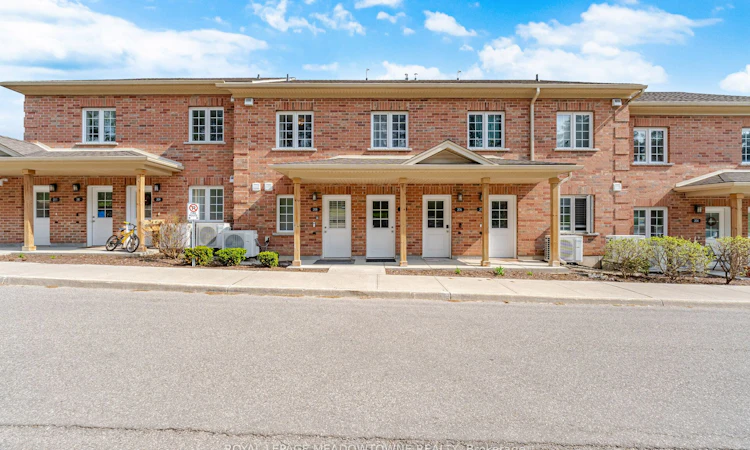 207-7 Cityview Drive S