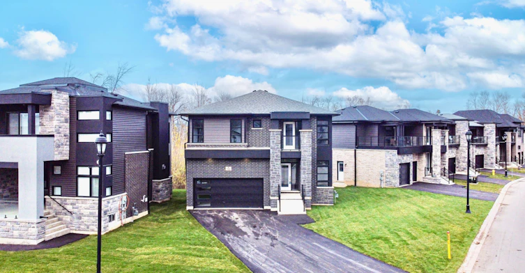 123 Jewel Street, Blue Mountains, ON, N0H 1J0 - 2