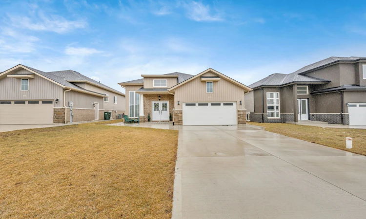 49 Kingsbridge Drive