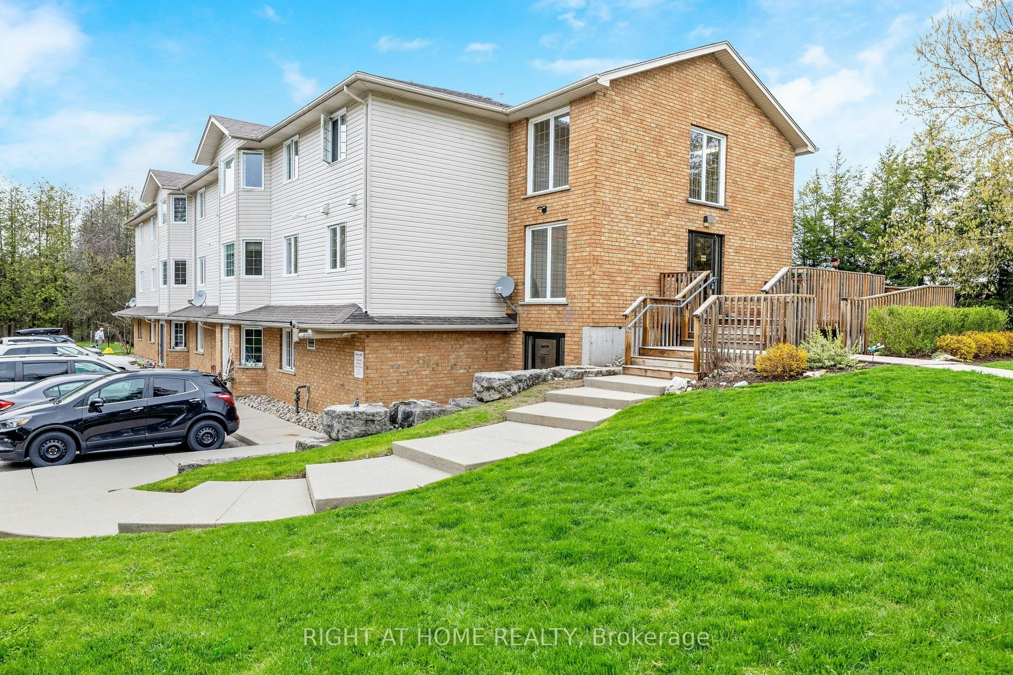 203-264 Alma Street, Guelph/Eramosa, ON, N0B 2K0