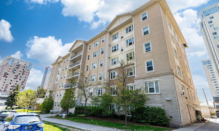 401-251 Lester Street